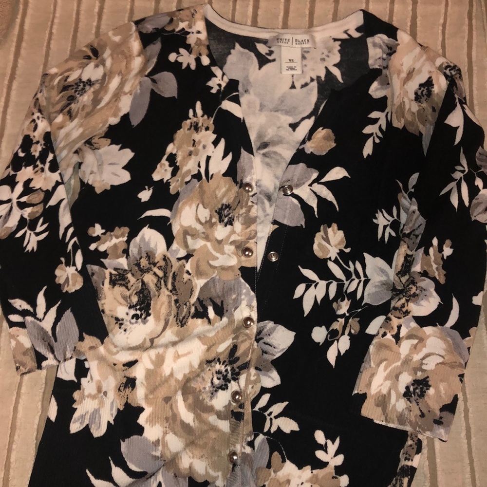 Three-quarter sleeve cardigan